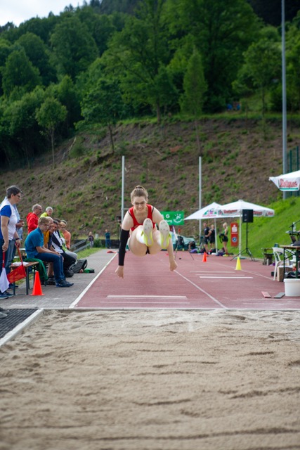 20200704Springen mit Musik Weit00115.jpg