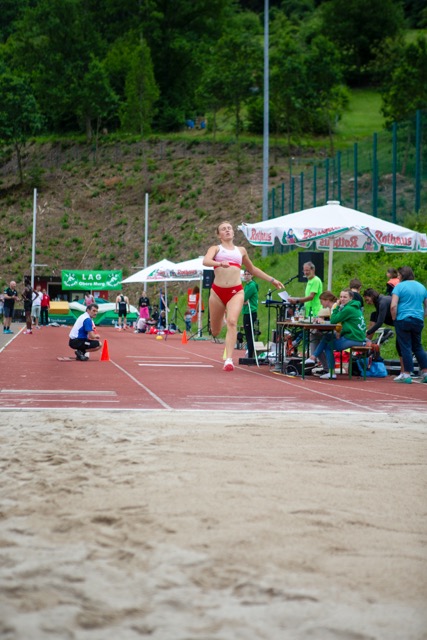 20200704Springen mit Musik Drei00214.jpg